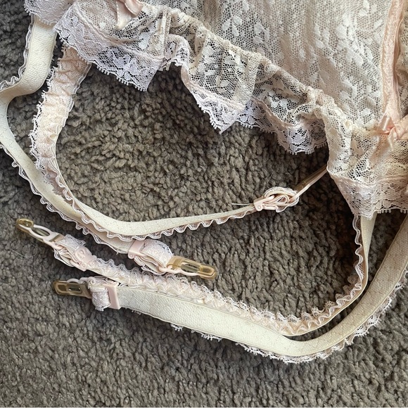 VINTAGE GLYDONS CORSET BUSTIER PEACH NUDE LACE SZ 32 - Picture 4 of 6
